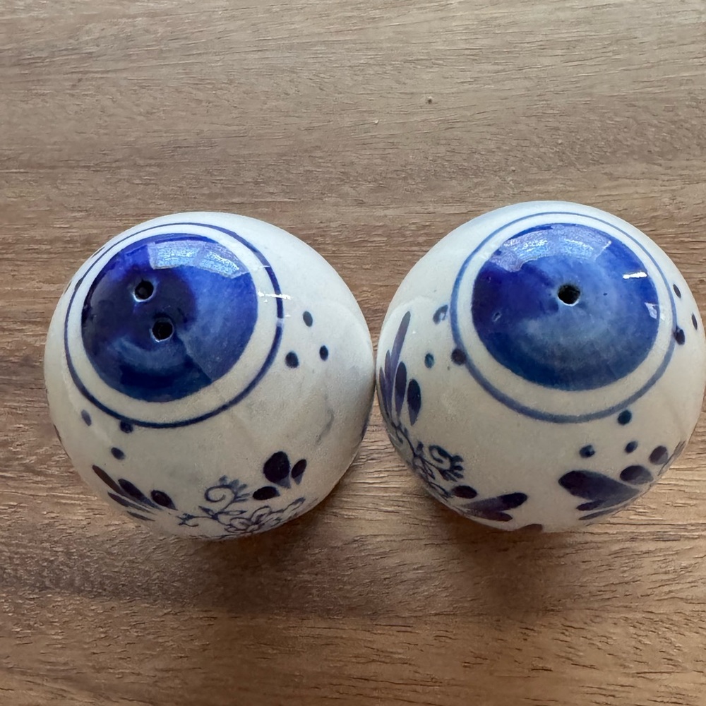 Vintage Blue and White Dutch Windmill Salt and Pepper Shakers - Picture 3 of 4